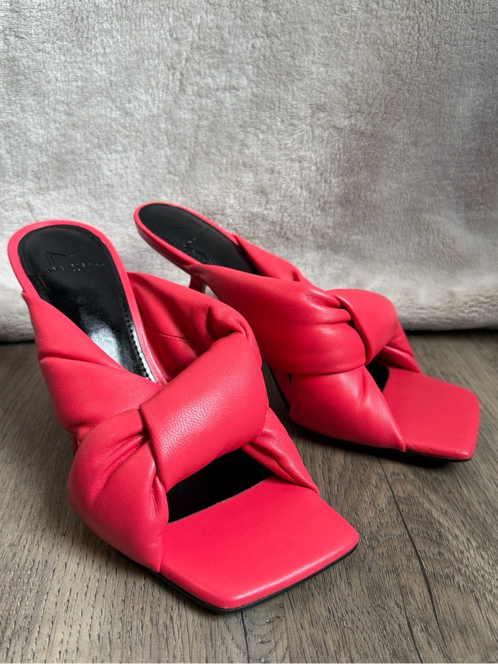 Marc Fisher Hot Pink Knot Mule Heels Barbiecore Square Toe Size 6